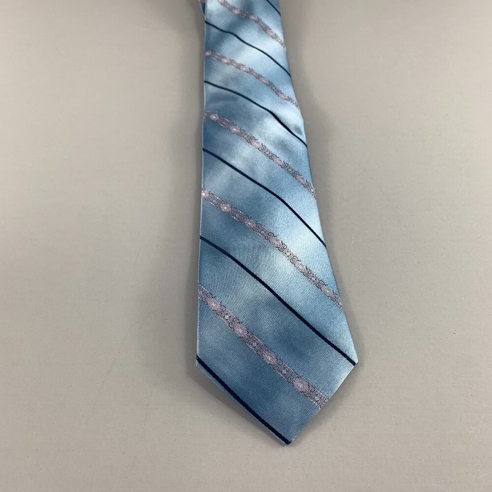 Vintage Oakton Men's Light Blue Striped Extra Long Tie 3 1/4" x 64 1/2"